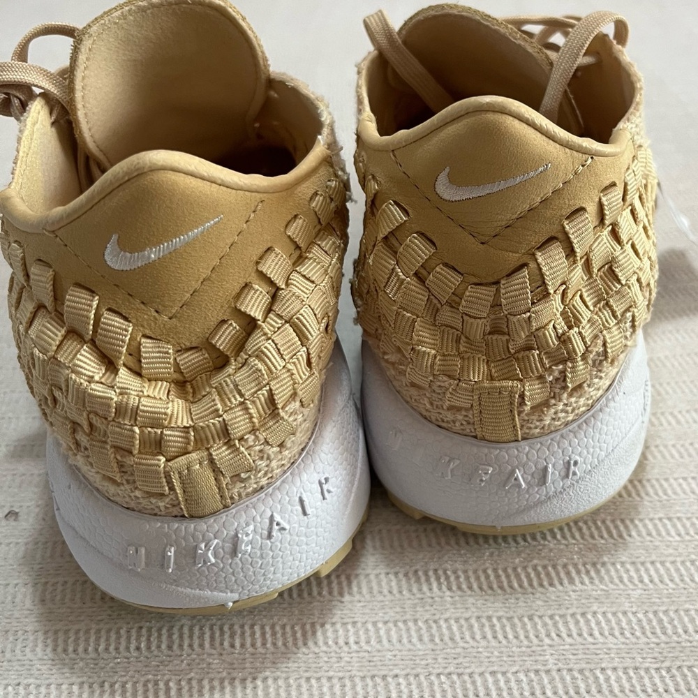 🚨Nike Air Footscape woven 2019
Women Size 7 - Picture 6 of 7